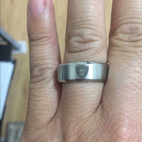 Las Vegas Raiders Silver Ring - Picture 2 of 5